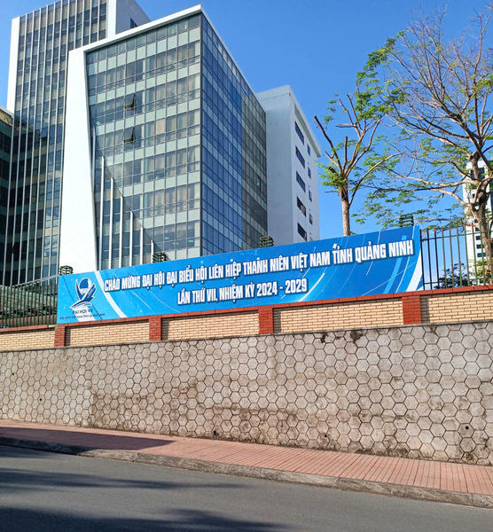 Treo băng rôn banner - Công Ty Cổ Phần PDAD – Quảng Cáo Phương Đông